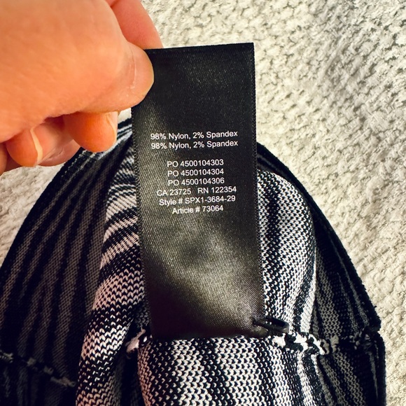 💥Clearance!!💥 Aritzia Babaton strapless cropped bandeau top animal zebra print - Picture 6 of 8